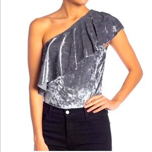 Tart Ruffle One Off Shoulder Velvet Top Grey Valor Size Small